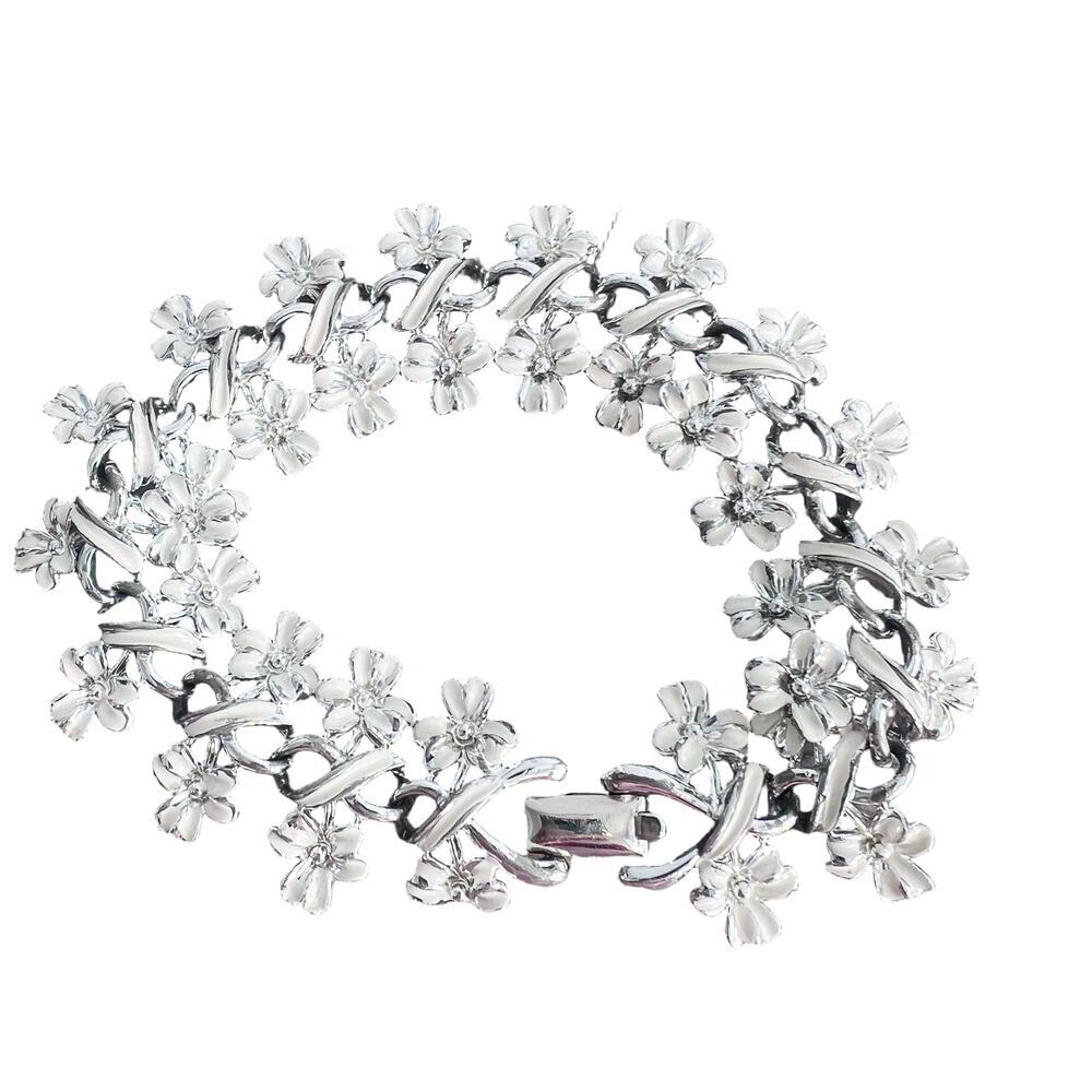 White enamel and sliver tone elegant fancy vintage floral bracelet